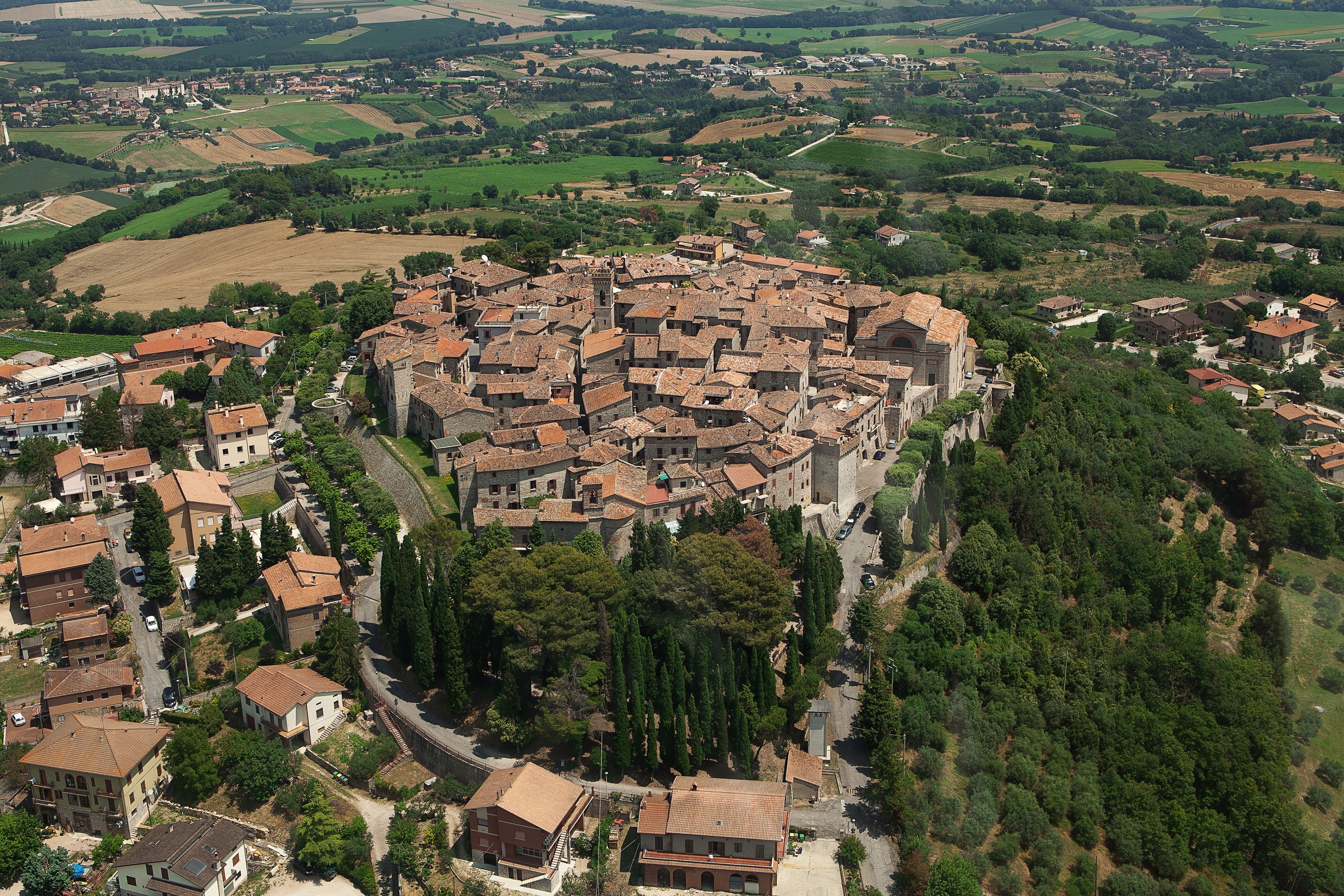 Historic villages between Todi and the Martani Mountains