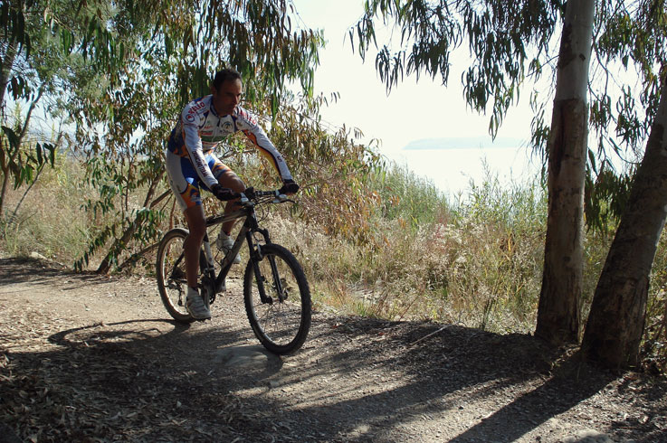 Along the shores of lake Trasimeno between Castiglione and Tuoro