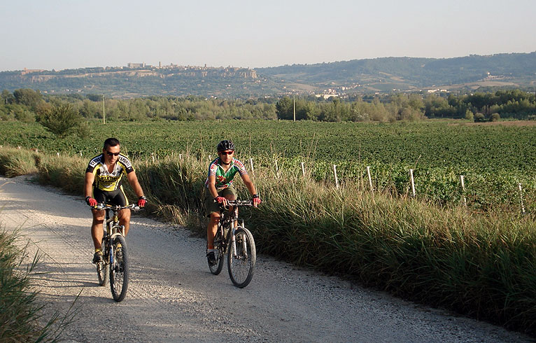 Orvieto e la via dei calanchi