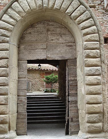 The ancient villages and castles of the Upper Tiber Valley